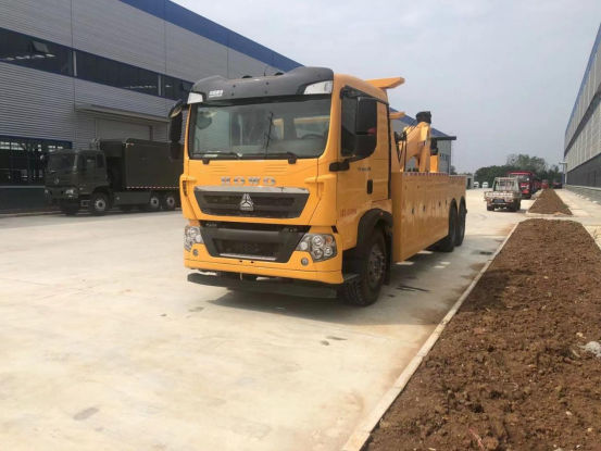 國(guó)六重汽豪沃拖吊聯(lián)體黃牌清障車
